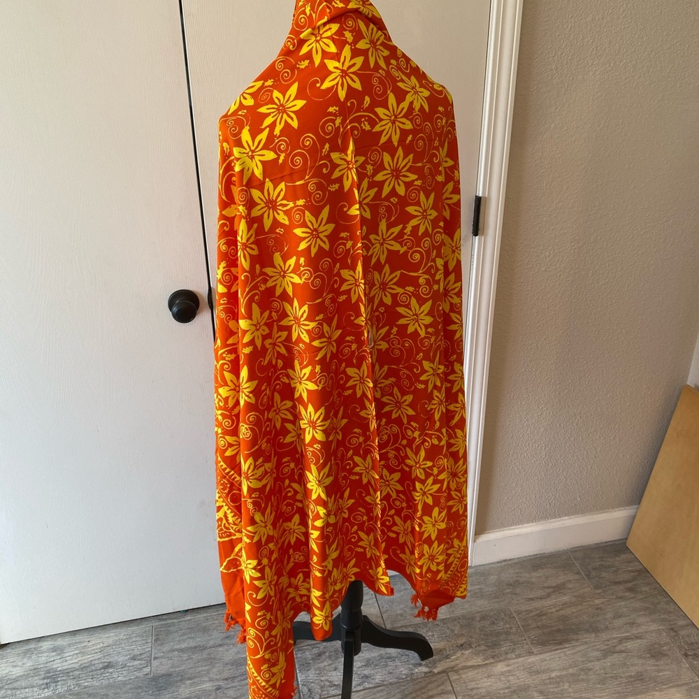 Sarong - Picture 2 of 4